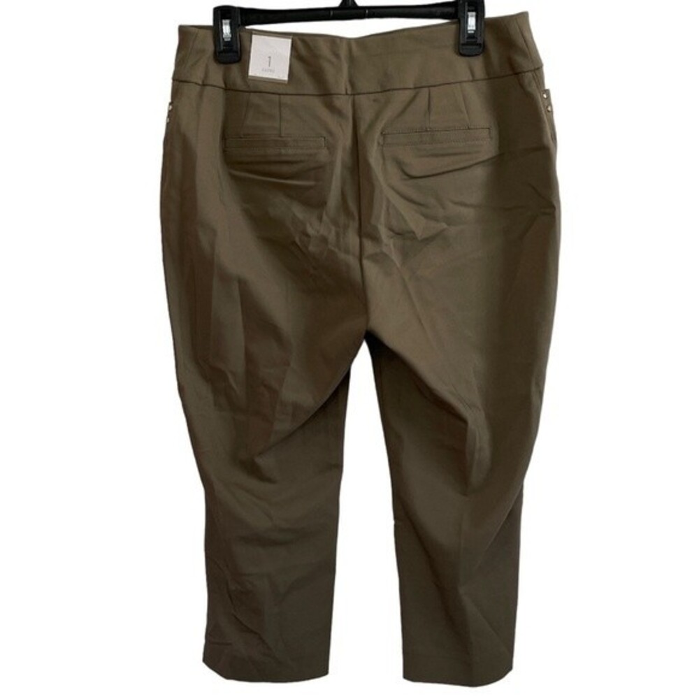 NWT Chico’s Cropped Pants Capri Size Medium 8 ( Chico’ Size 1 )‎ Taupe